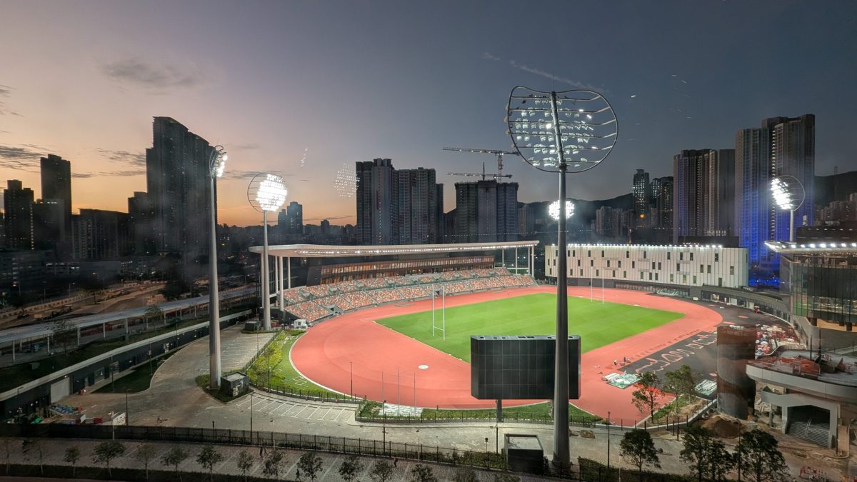 记者：阿芳和伊藤洋辉预计12月复出，穆西亚拉则需要更长时间